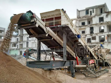 建筑垃圾怎么回收再利用?看移動(dòng)破碎機(jī)在江蘇的建筑垃圾處理現(xiàn)場